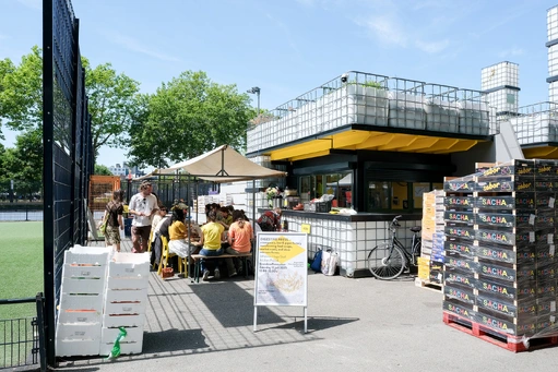 cld.187.waste_simmers_event_by_kate_price_with_vinegar_bar_by_digest.webp